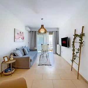 traveler-home-85sqr-next-to-center-free-parking.hotels-of-thessaloniki.com/